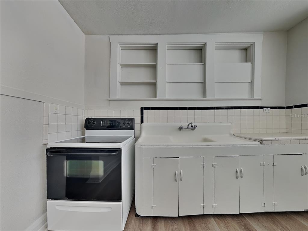 2904 W Chestnut Street - Photo 2