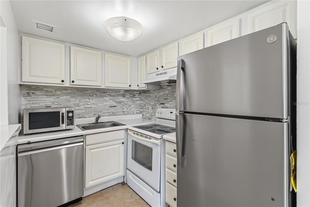2569 N Alafaya Trail - Photo 7