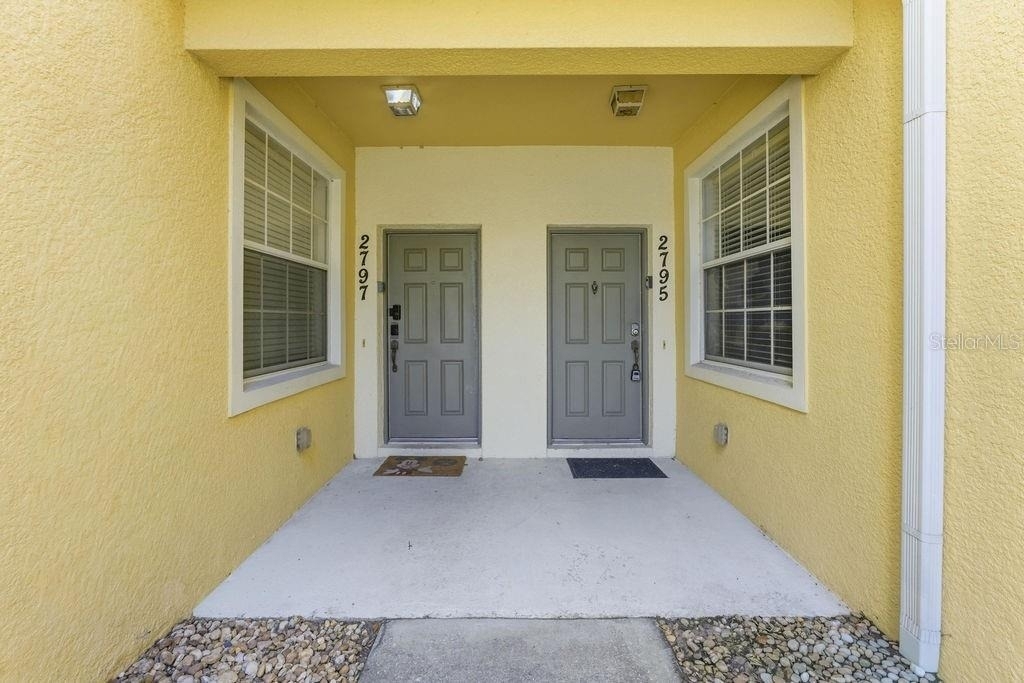 2795 Oakwater Dr - Photo 2