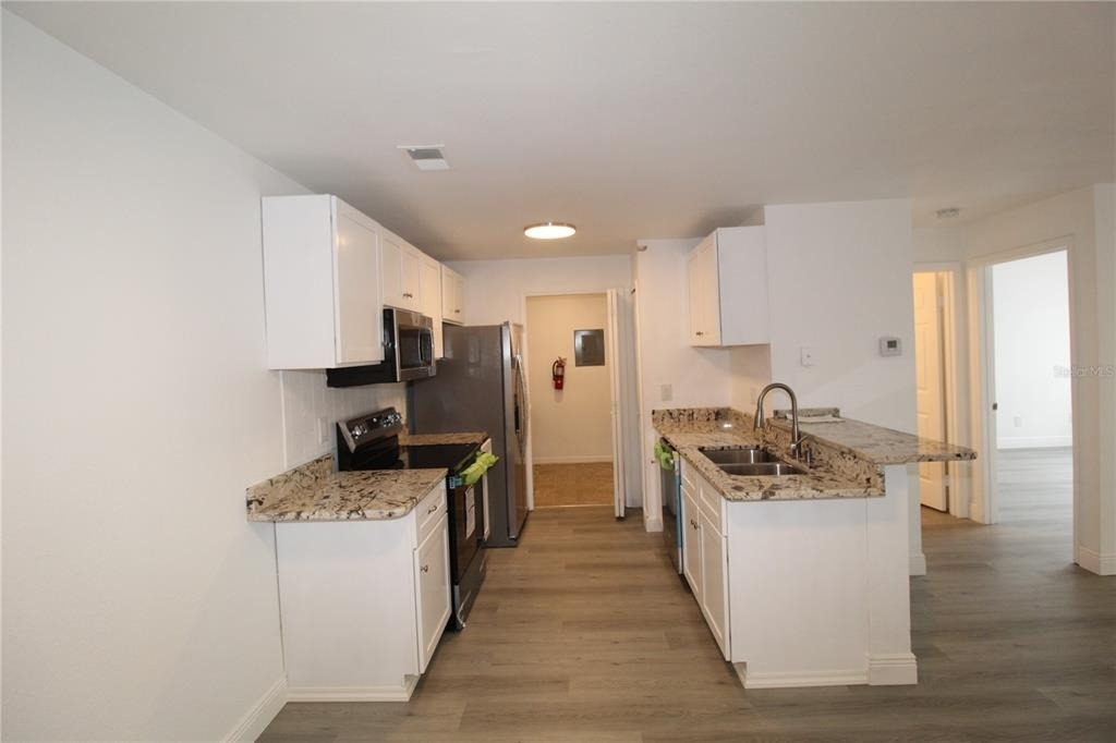 8813 Latrec Avenue - Photo 4