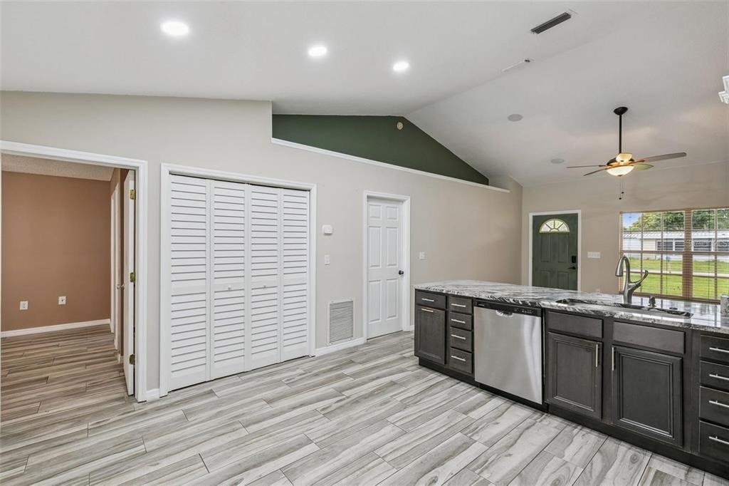 1711 Charleston Lane - Photo 6