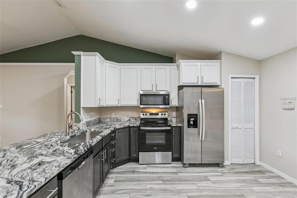1711 Charleston Lane - Photo 8