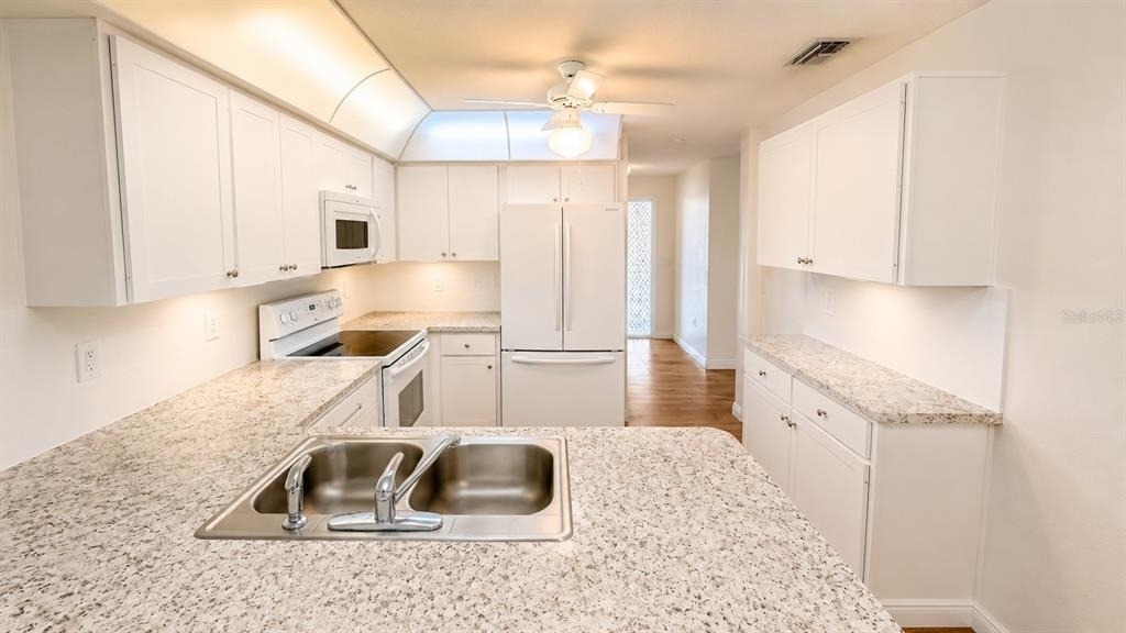 1624 Whitehead Drive - Photo 2
