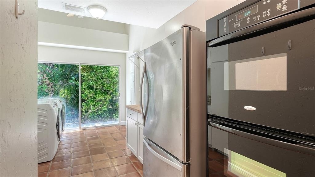 4935 Riverwood Avenue - Photo 32