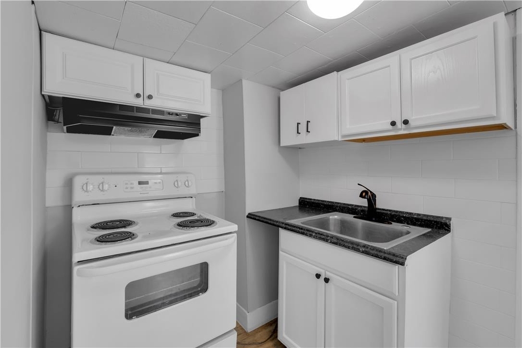 149 W Ridge Street - Photo 0
