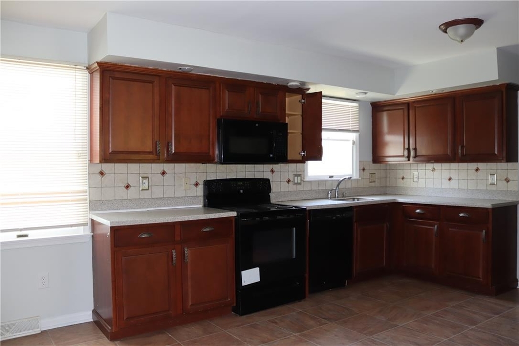 3500 Lafayette Drive - Photo 3