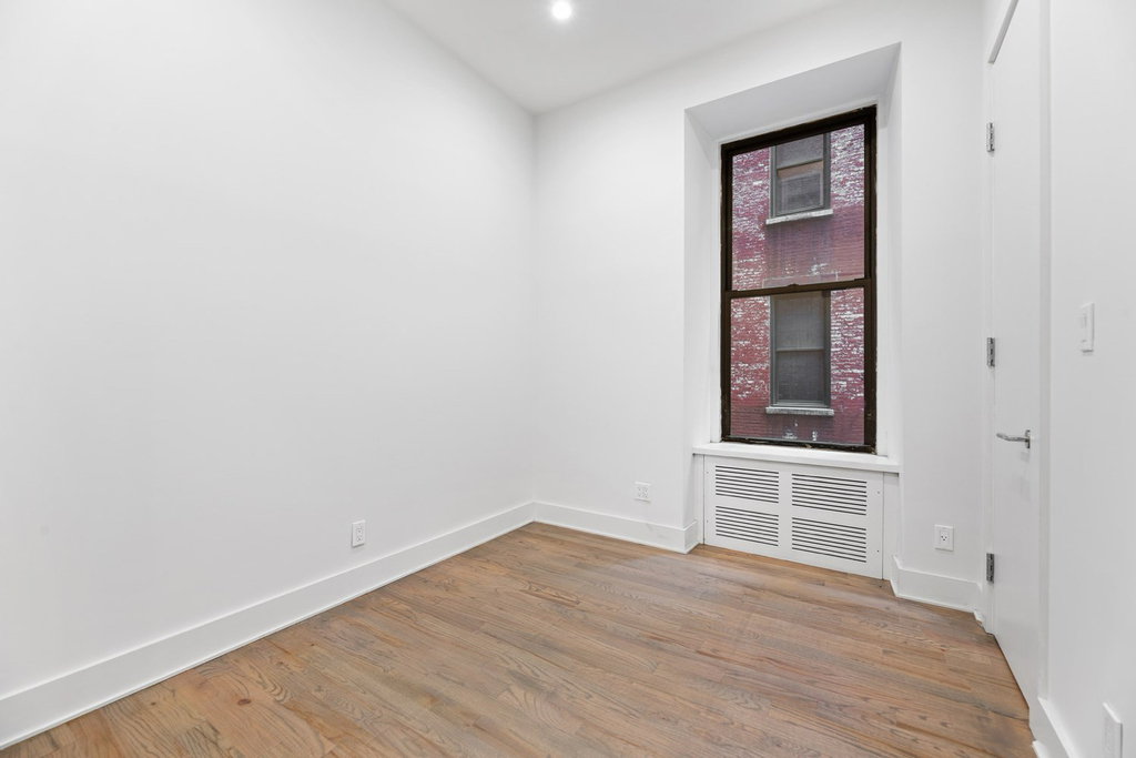 121 Madison Street - Photo 4