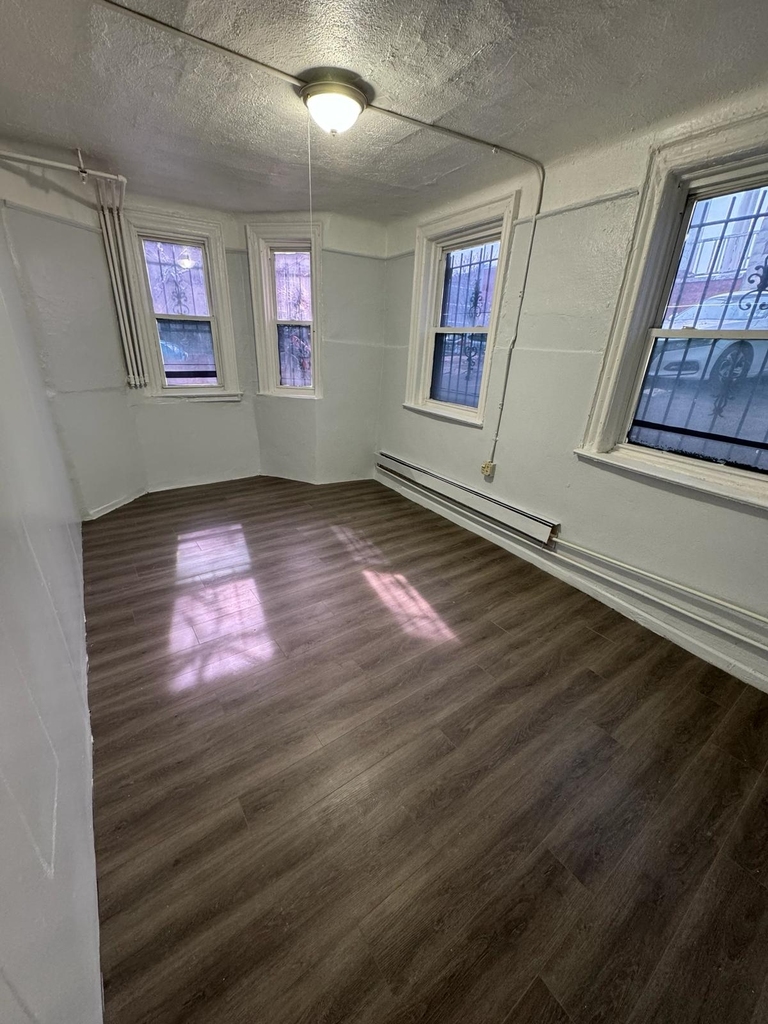 West 181st St / Grand Ave - Photo 5
