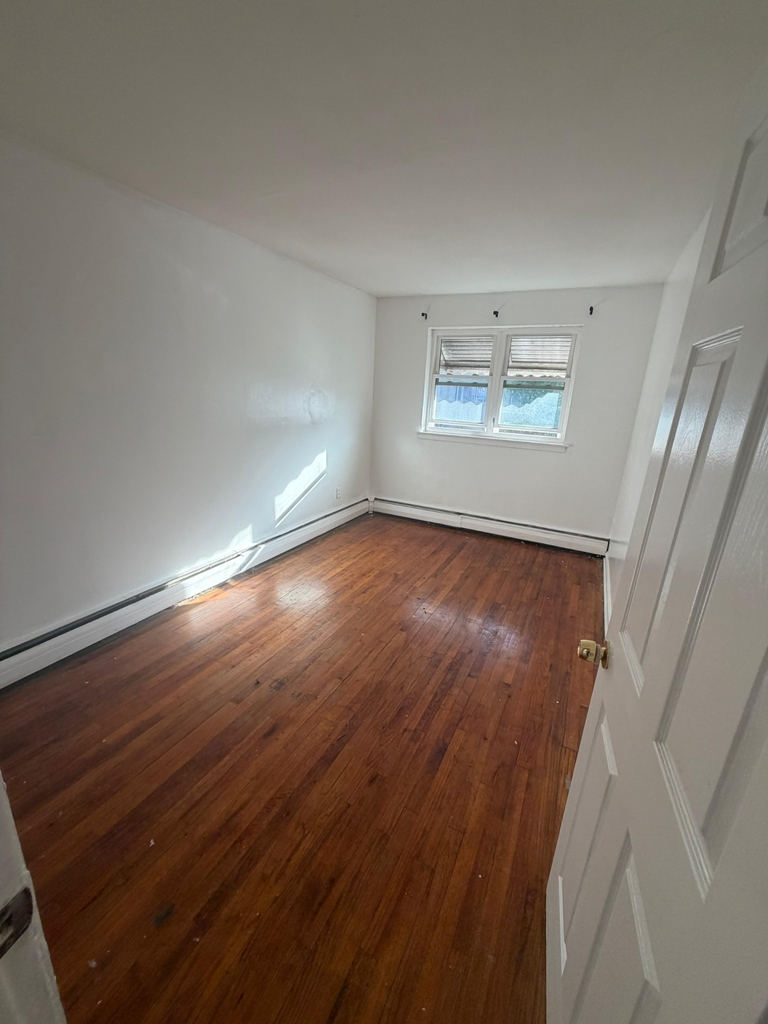 Baychester Ave & Burke Ave - Photo 3