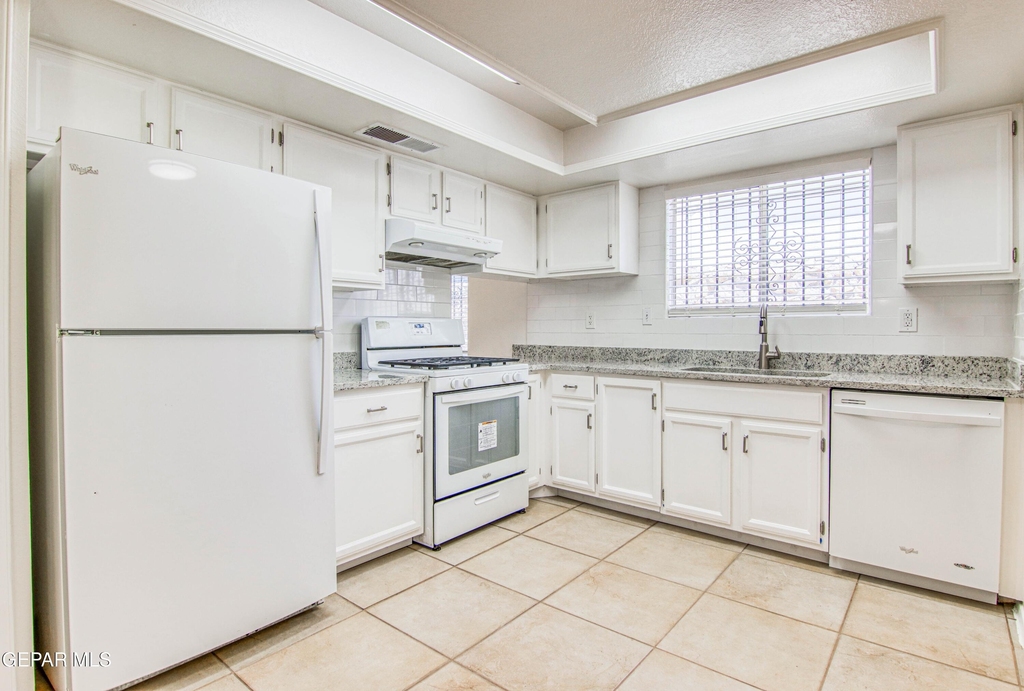6621 Amposta Drive - Photo 2
