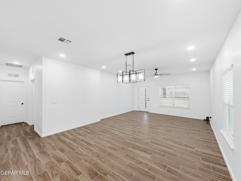 15113 Ambition Avenue - Photo 4
