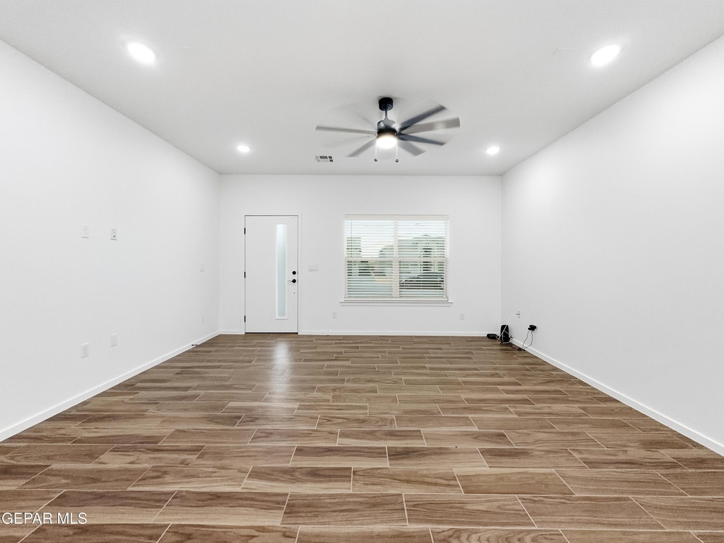 15113 Ambition Avenue - Photo 12