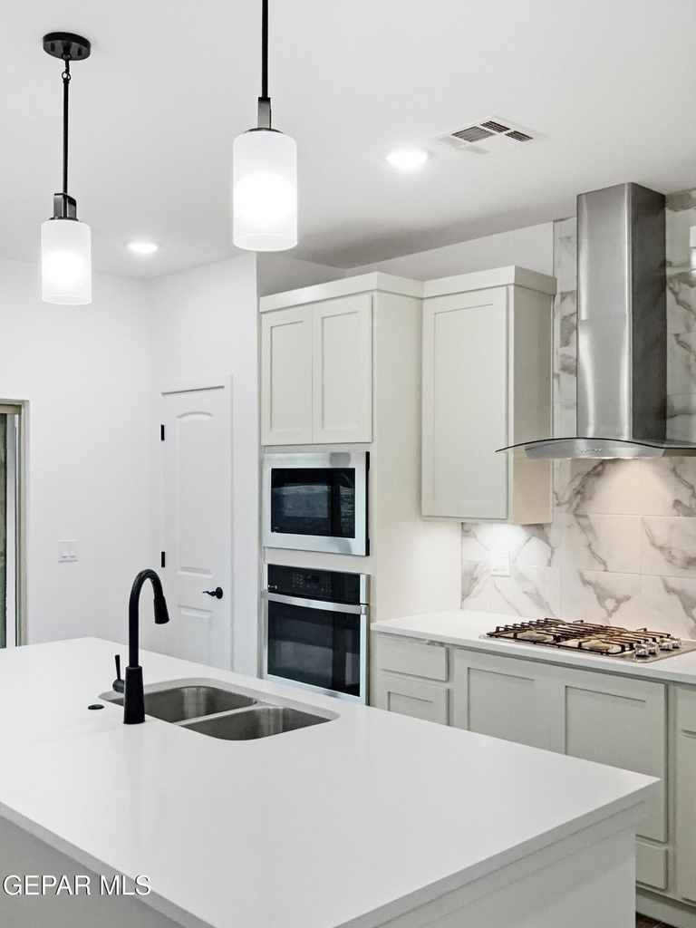 15113 Ambition Avenue - Photo 9