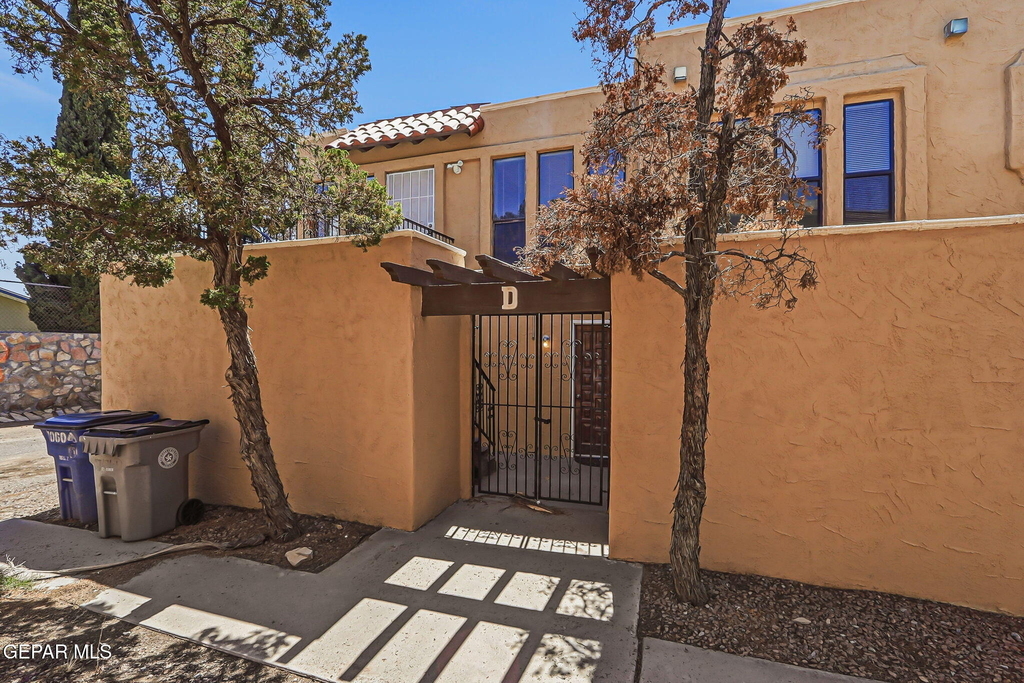 10604 Springwood Drive - Photo 2