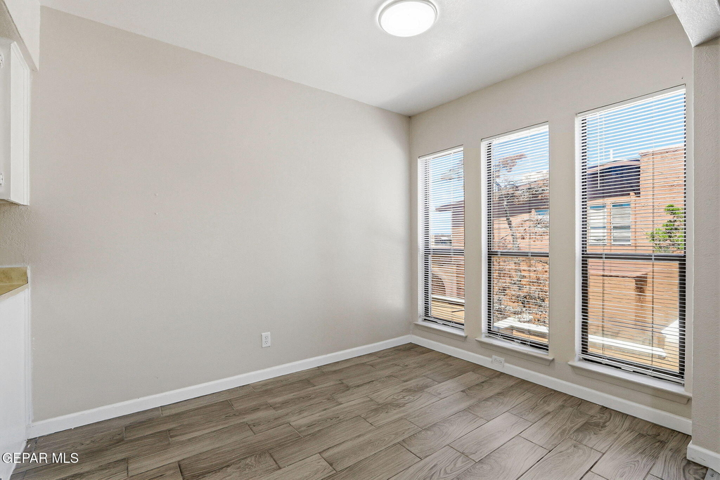10604 Springwood Drive - Photo 9