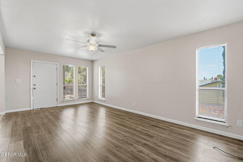 10604 Springwood Drive - Photo 7