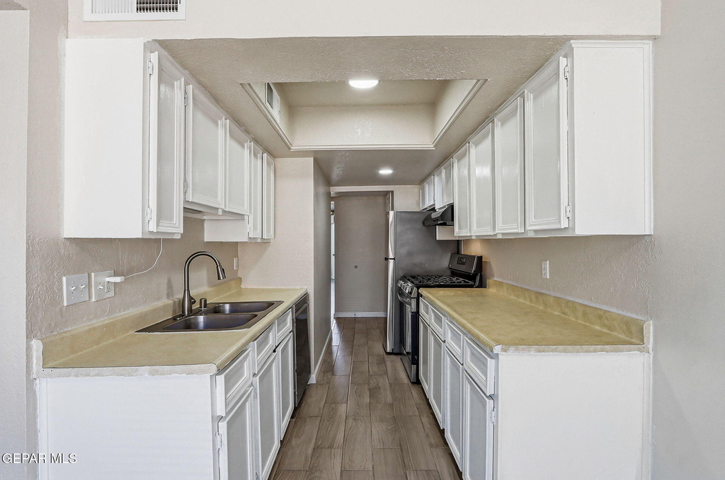 10604 Springwood Drive - Photo 11
