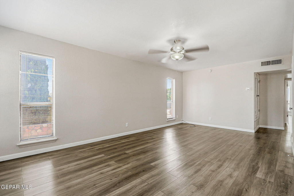 10604 Springwood Drive - Photo 8