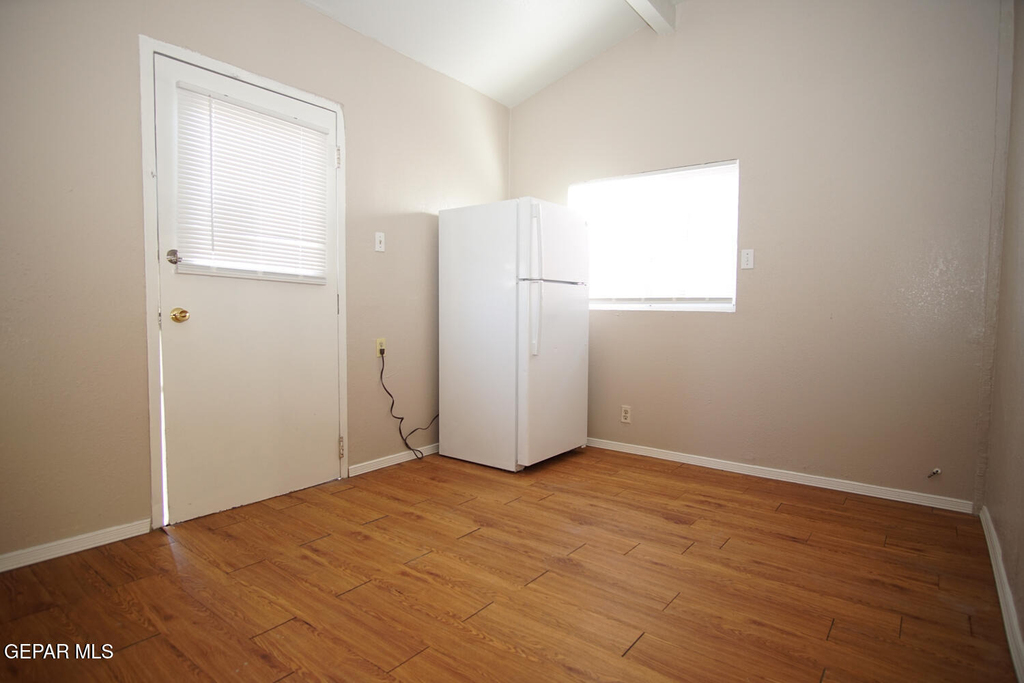 1104 Myrtle Avenue - Photo 2