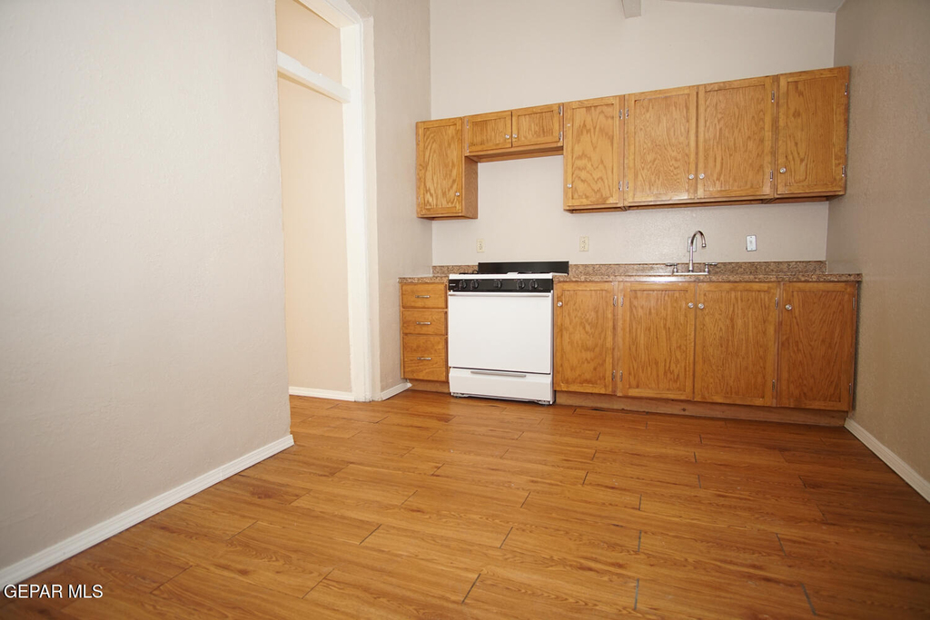 1104 Myrtle Avenue - Photo 1