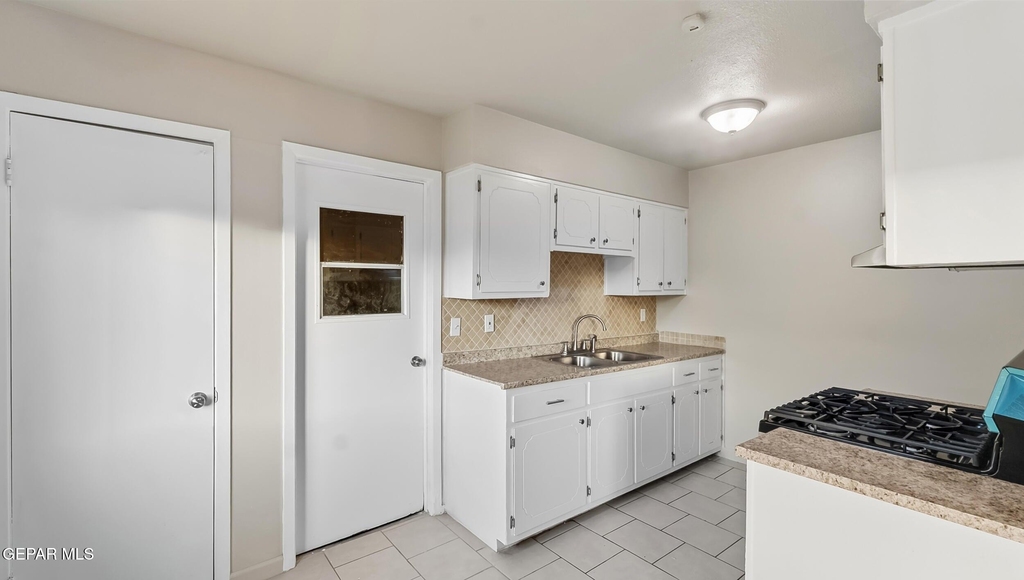 513 Gilmore Way - Photo 6
