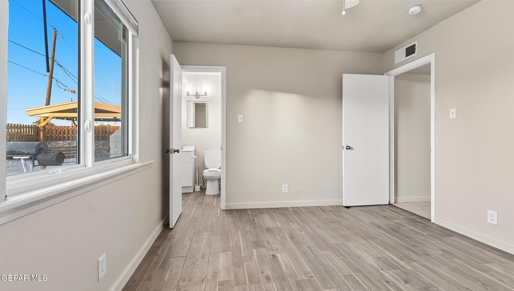 513 Gilmore Way - Photo 10