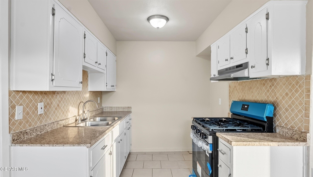513 Gilmore Way - Photo 8