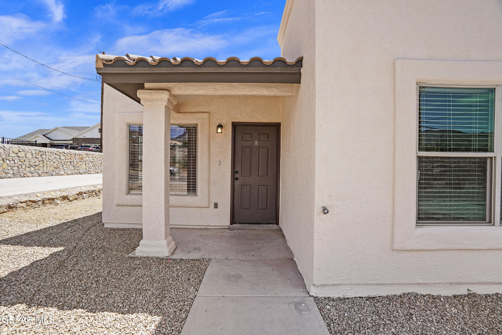 8804 Eclipse Street - Photo 3