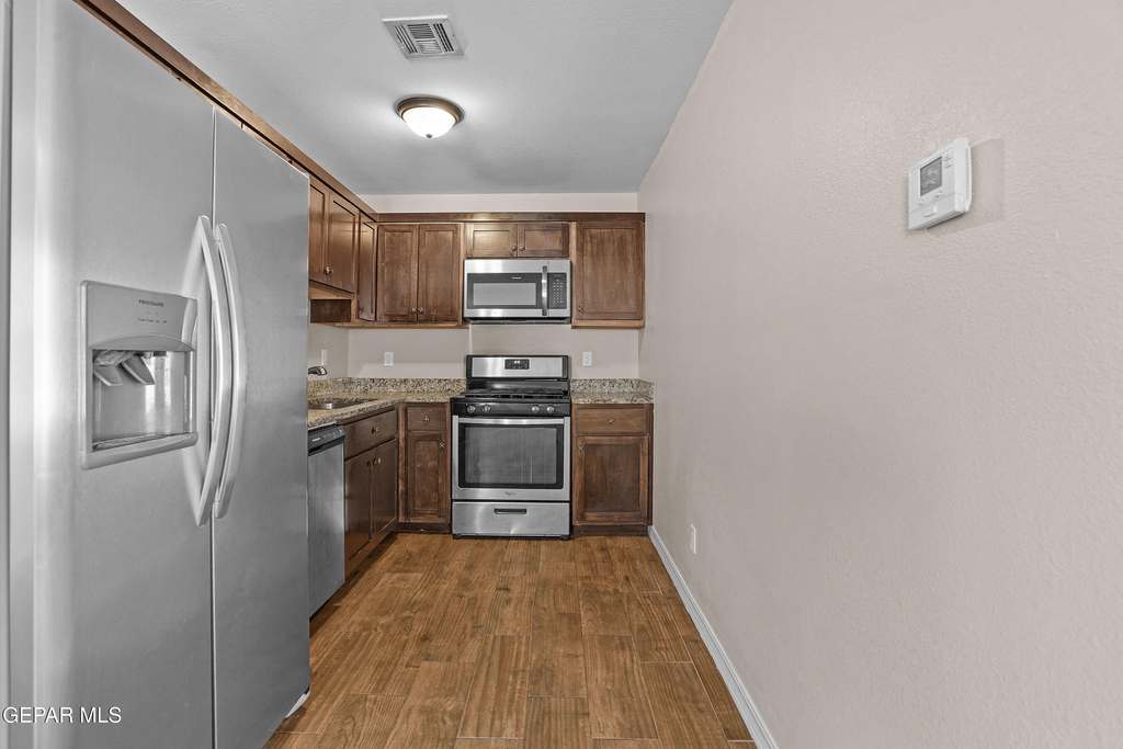 8804 Eclipse Street - Photo 11