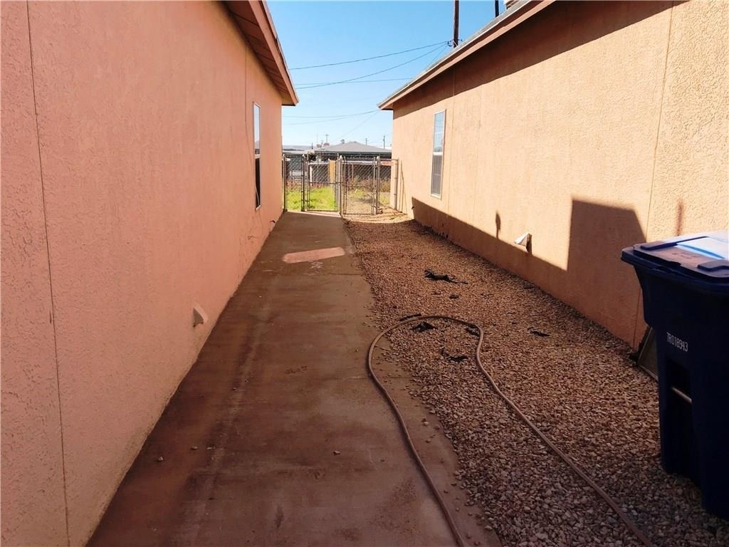 6405 Salas Lane - Photo 20