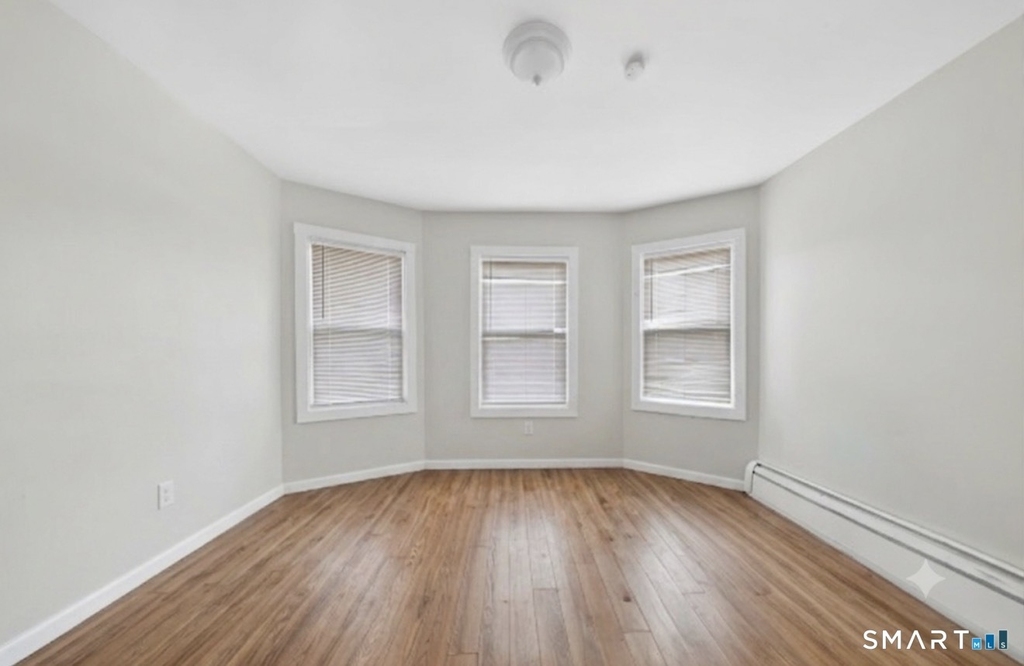 1389 Pembroke Street - Photo 2