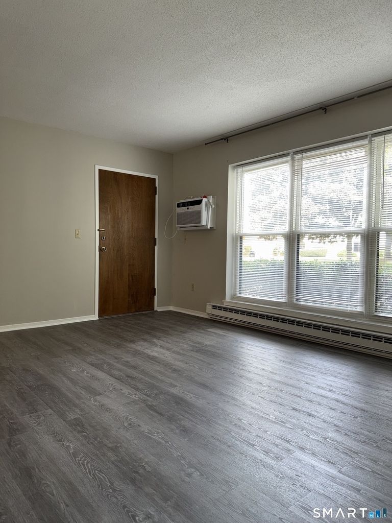 71 Wellington Drive - Photo 2