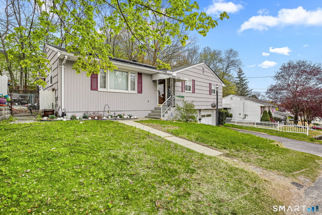 7 Newport Drive - Photo 32