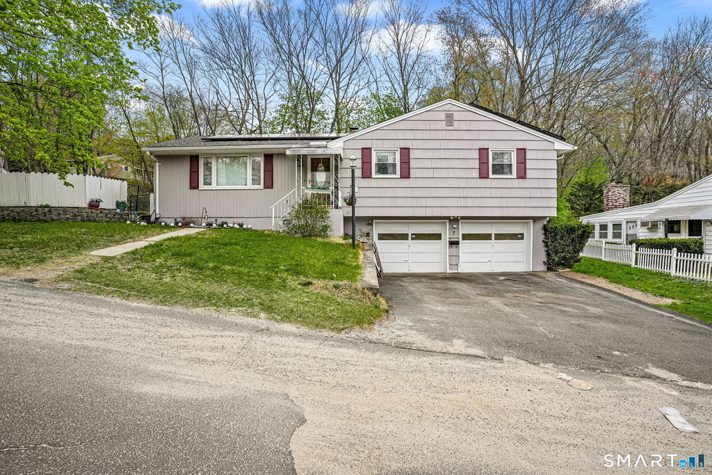 7 Newport Drive - Photo 0