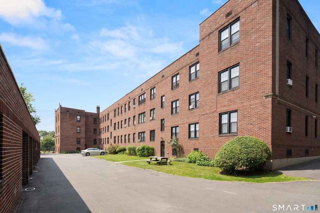 6 Highland Street - Photo 32