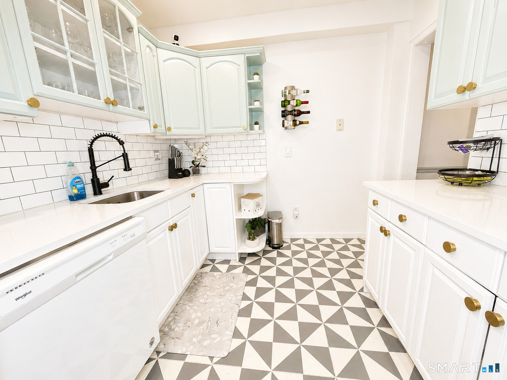 70 Strawberry Hill Avenue - Photo 4