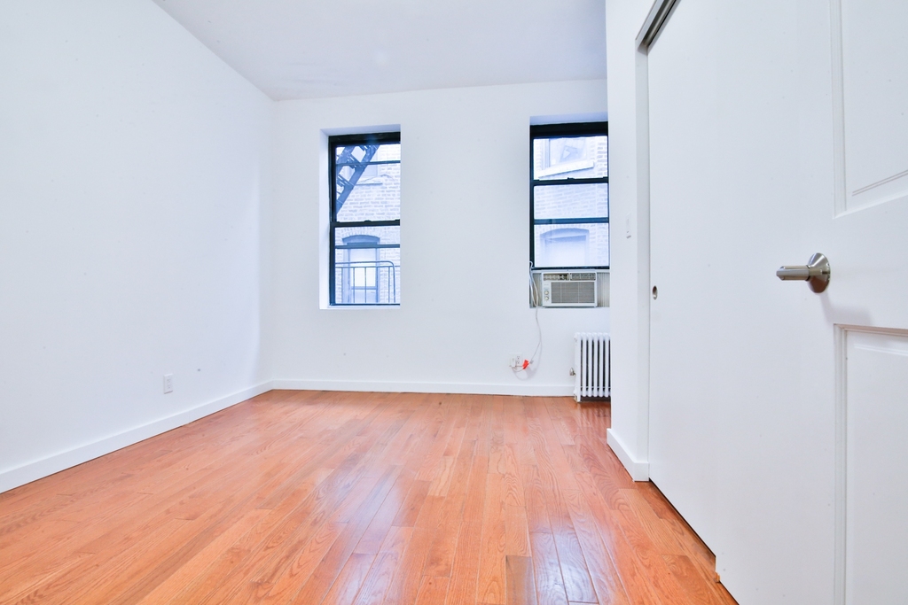703 9th Avenue - Photo 5