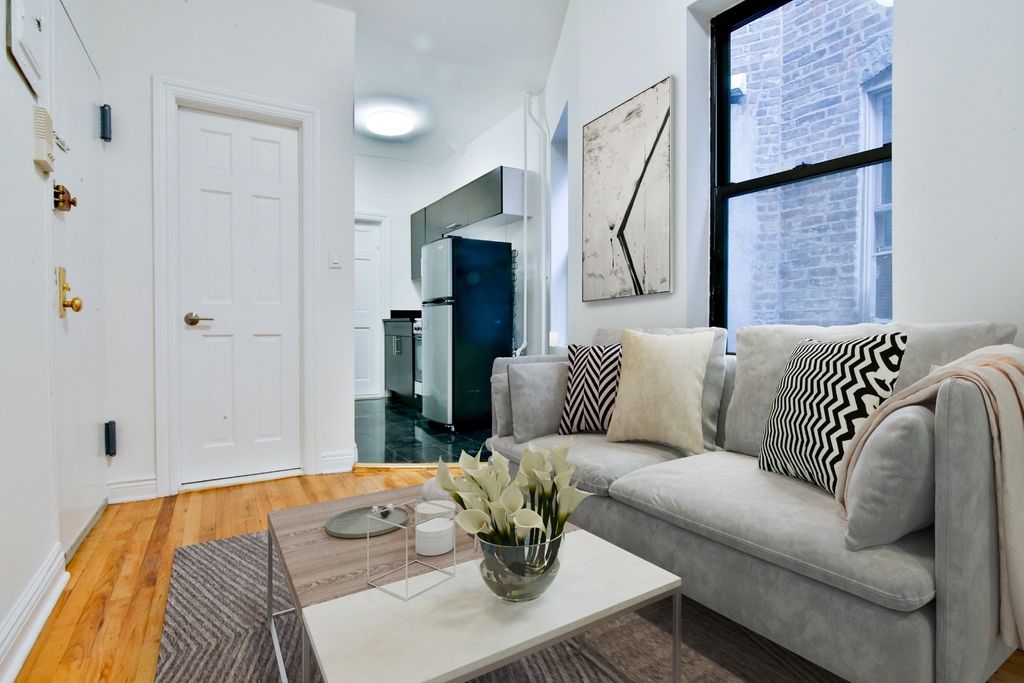 703 9th Avenue - Photo 0