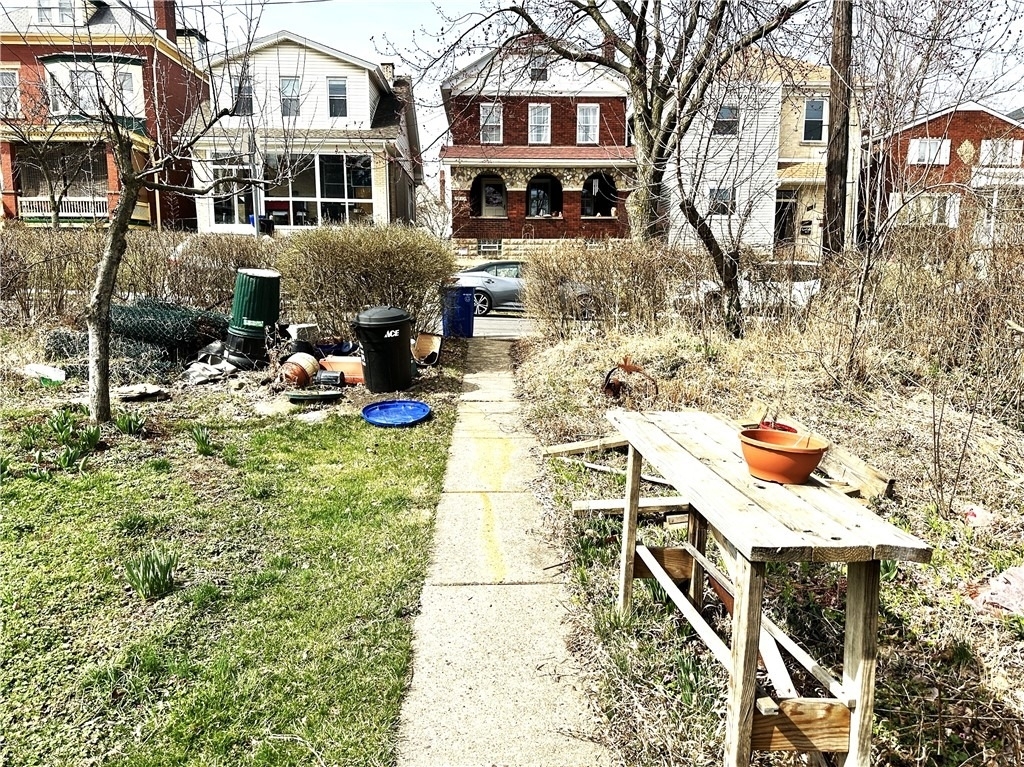 1317 Beechview Ave - Photo 2