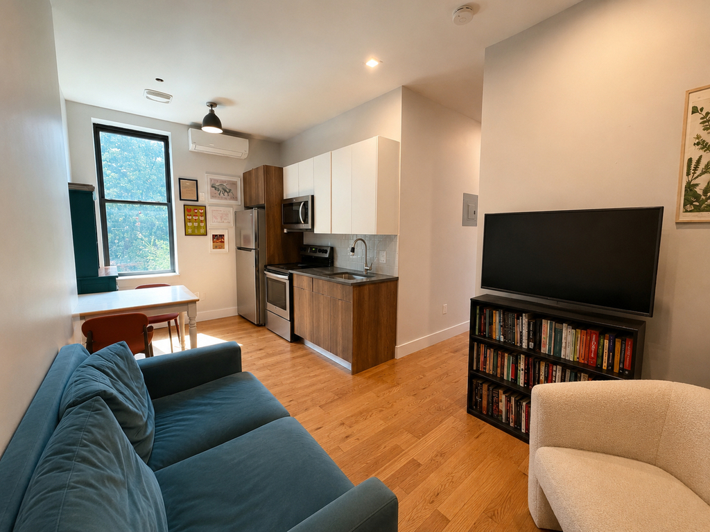 481 Evergreen Avenue - Photo 4