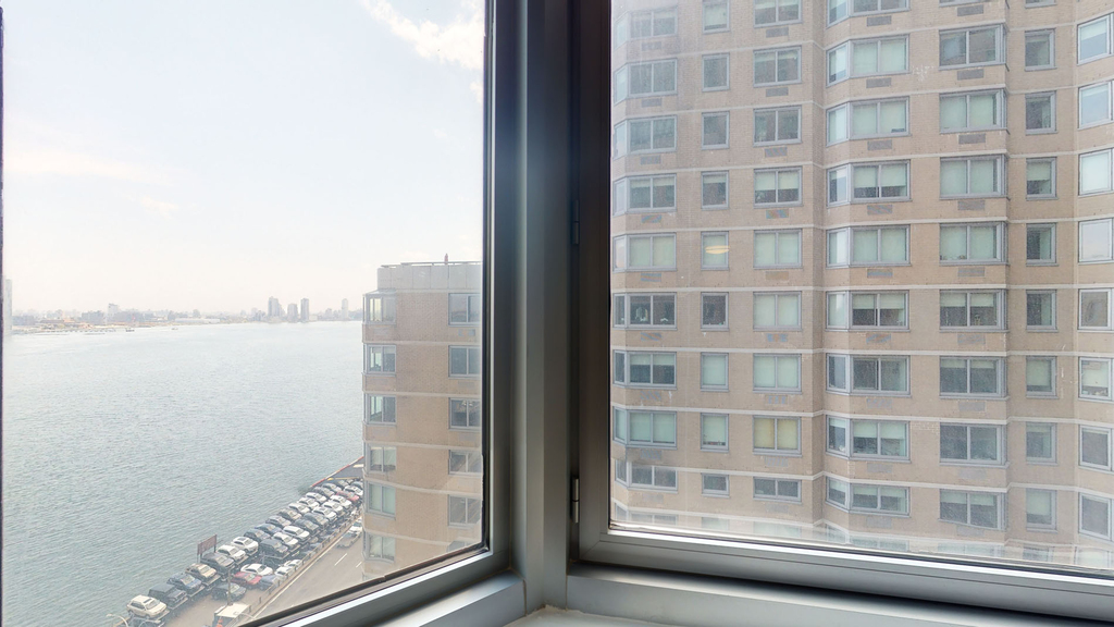 401 E 34th St - Photo 1