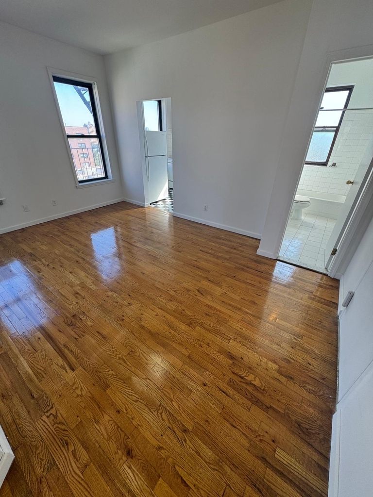 Summit Ave and W. 161st St - Photo 7