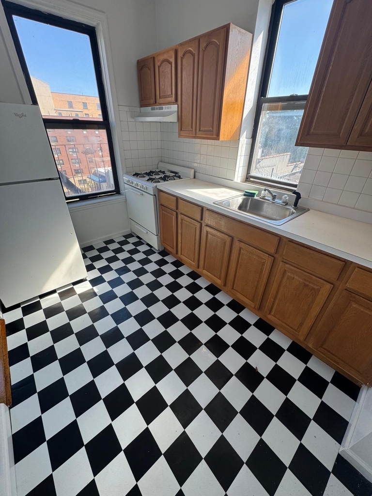 Summit Ave and W. 161st St - Photo 6