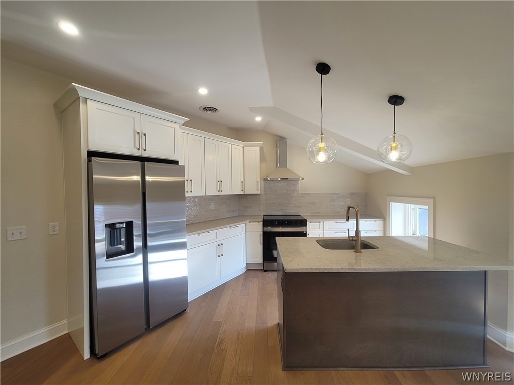 884 Main Street - Photo 2
