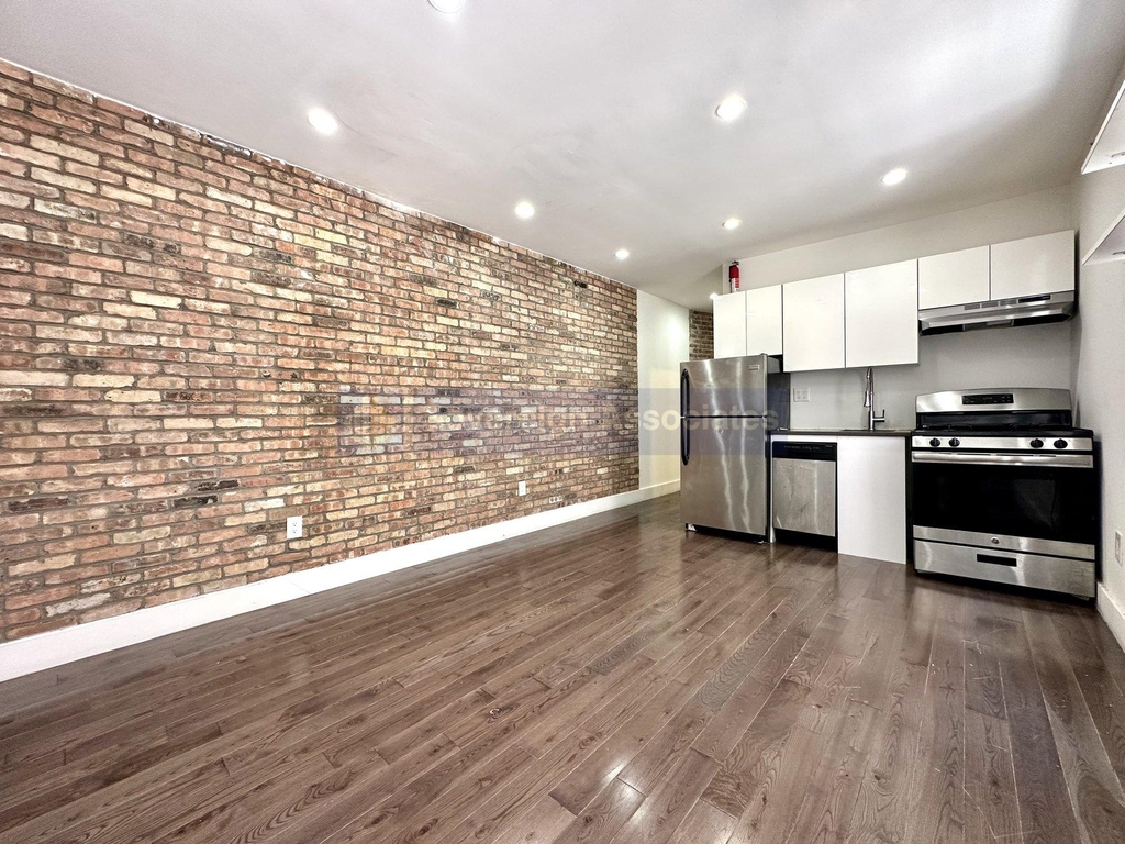 4 Saint Nicholas Terrace - Photo 1