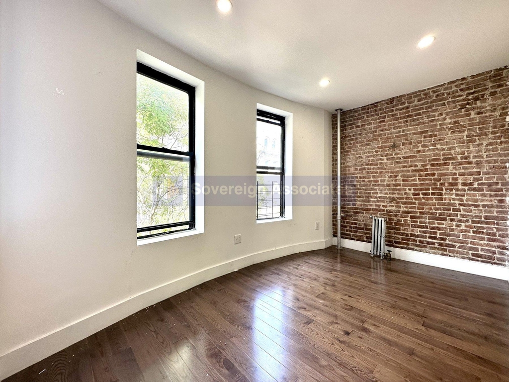 4 Saint Nicholas Terrace - Photo 2