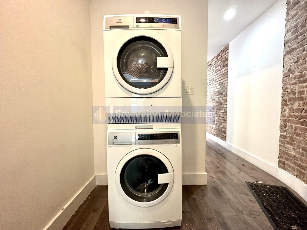 4 Saint Nicholas Terrace - Photo 8