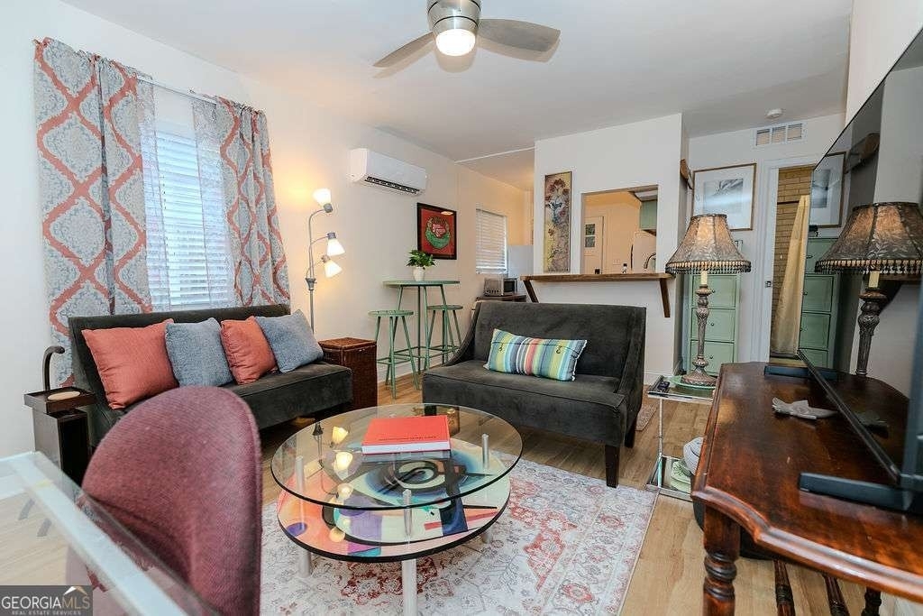 150 South Avenue Se - Photo 2
