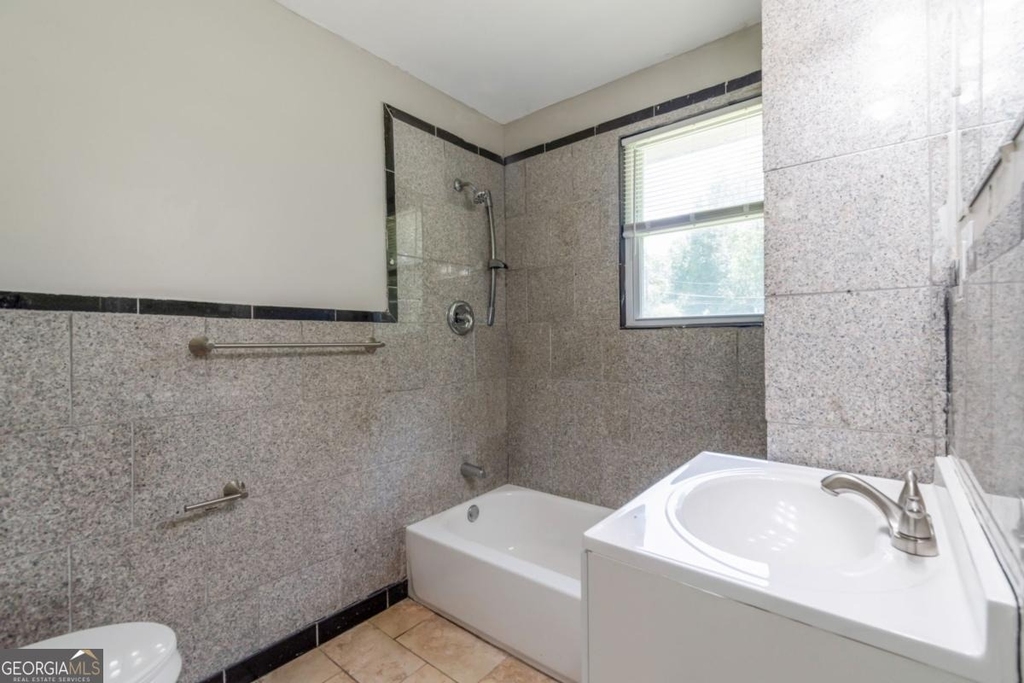 6414 E Shadow Rock Drive - Photo 11