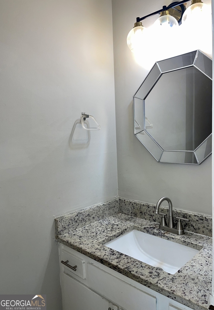 945 Silverwood Drive - Photo 4